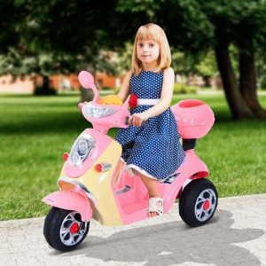 niña con su moto electrica